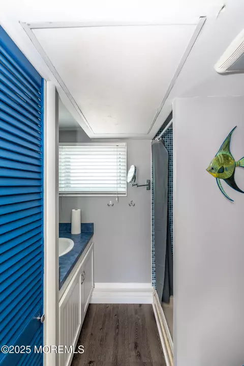 Bath - 1003 Capstan Dr, Forked River, NJ 08731 photo 2 of 5