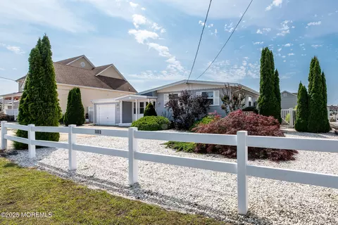 Exterior - 1003 Capstan Dr, Forked River, NJ 08731 photo 3 of 15