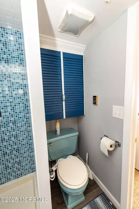 Bath - 1003 Capstan Dr, Forked River, NJ 08731 photo 3 of 5