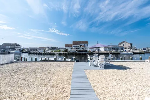 Exterior - 1003 Capstan Dr, Forked River, NJ 08731 photo 6 of 15