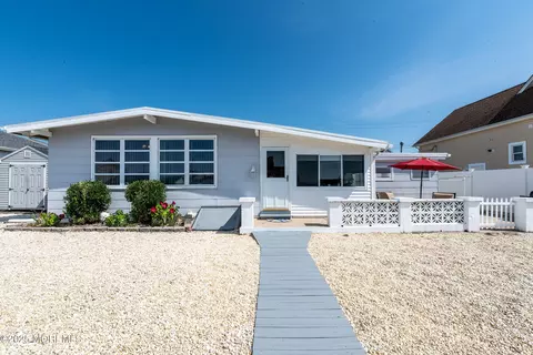 1003 Capstan Dr, Forked River, NJ 08731