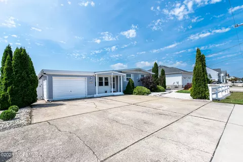 Exterior - 1003 Capstan Dr, Forked River, NJ 08731 photo 4 of 15