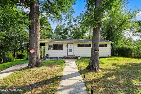 2684 Midway Ave, Manchester, NJ 08759