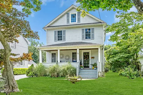 82 Patterson Ave, Shrewsbury, NJ 07702