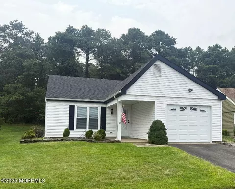 27 Maidstone Way, Manchester, NJ 08759