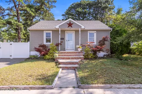 309 Manapaqua Ave, Lakehurst, NJ 08733