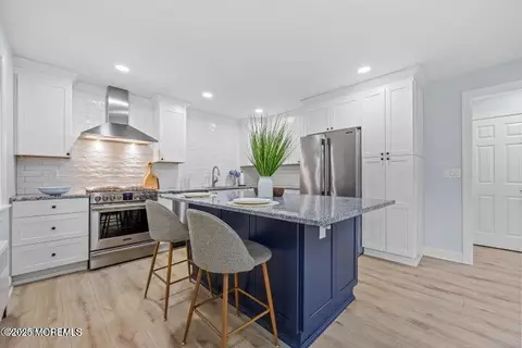 283 Spring St #3A, Red Bank, NJ 07701