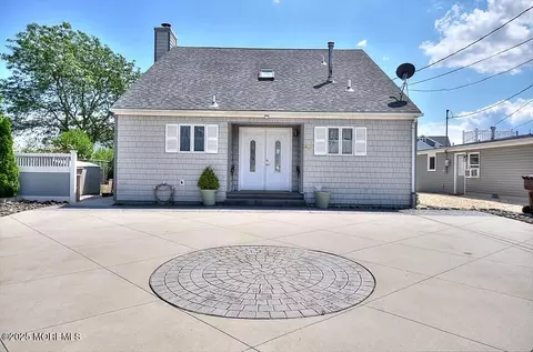 46 Amherst Dr, Bayville, NJ 08721