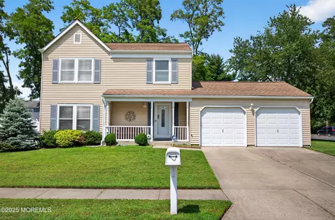 2 Plymouth Dr, Howell, NJ 07731