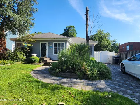 605 Delaware Ave, Point Pleasant, NJ 08742