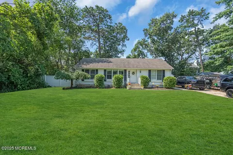42 3rd St, Manchester, NJ 08759