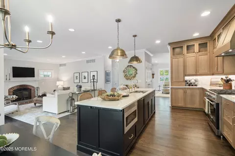 43 Park Ave, Rumson, NJ 07760