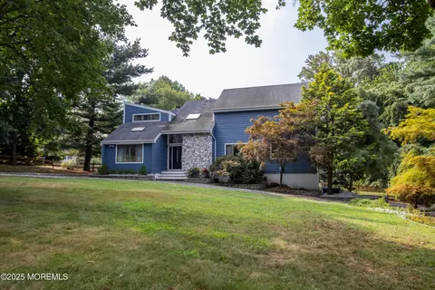 7 Cormorant Dr, Middletown, NJ 07748