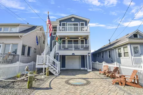 63 Farragut Ave, Seaside Park, NJ 08752