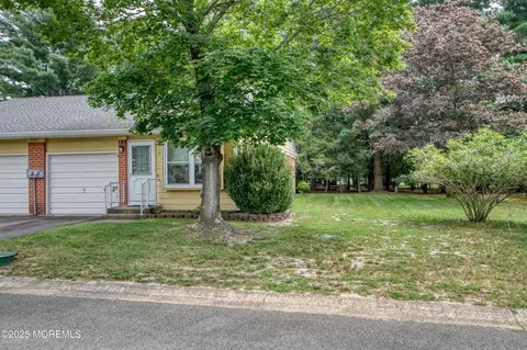 11 Quaker Ln #B, Whiting, NJ 08759