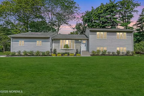 9 Timothy Ln, Tinton Falls, NJ 07724