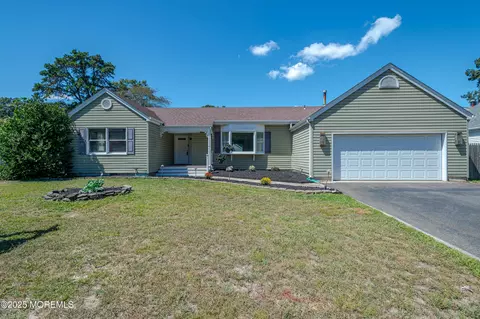 218 Sunset Dr, Forked River, NJ 08731