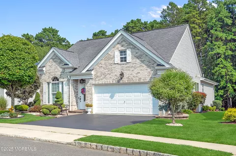 23 Lenox Rd, Jackson, NJ 08527