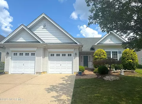 8 Inverness Ln, Jackson, NJ 08527