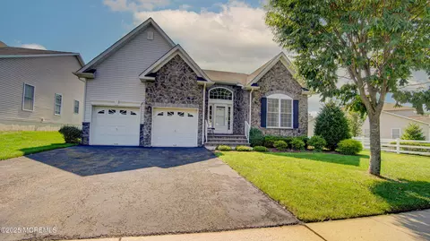 167 Scarborough Way, Marlboro, NJ 07746
