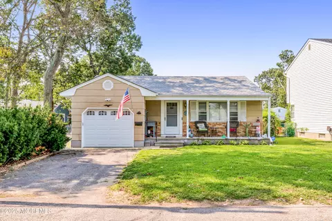 2504 Oak St, Point Pleasant, NJ 08742