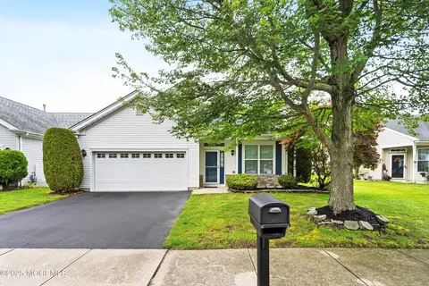 46 Robin Ln, Barnegat, NJ 08005