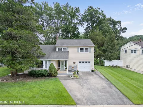 12 Eisele Ave, Ocean, NJ 07712