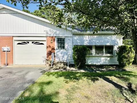 26 B Moccasin Dr #B, Whiting, NJ 08759