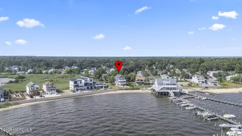 619 Riverside Dr, Toms River, NJ 08753