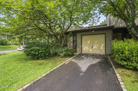 65 Laurie Ct #180, Matawan, NJ 07747