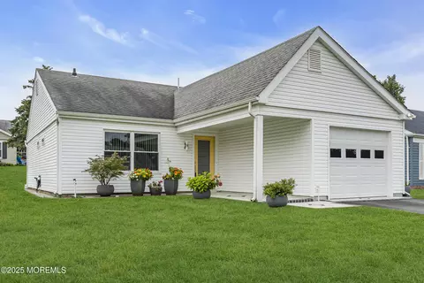 83 Buckingham Dr N, Manchester, NJ 08759