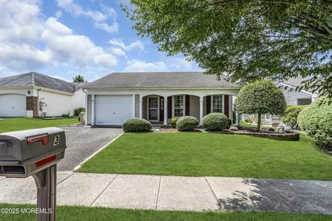 3 Weybridge Pl, Manchester, NJ 08759
