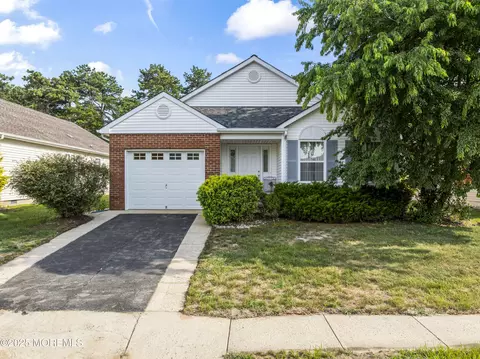 80 Canterbury Ln, Toms River, NJ 08757