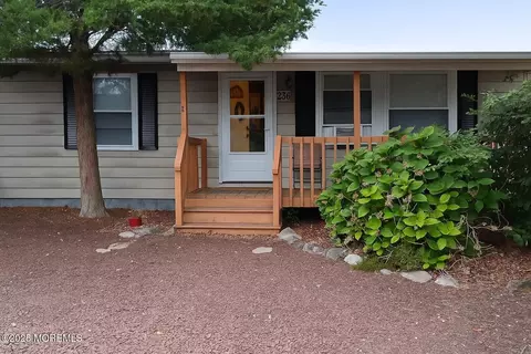296 Nautilus Dr, Manahawkin, NJ 08050