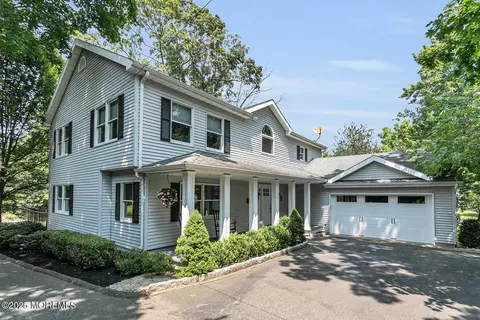 2 Crozier Ct, Fair Haven, NJ 07704