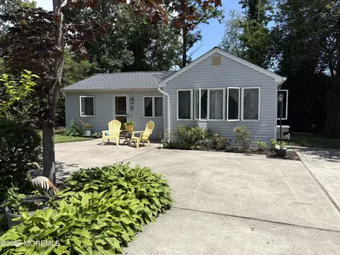 35 Keelson Dr, Waretown, NJ 08758