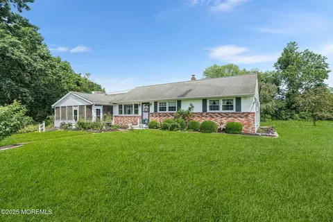16 Inman Rd, New Egypt, NJ 08533