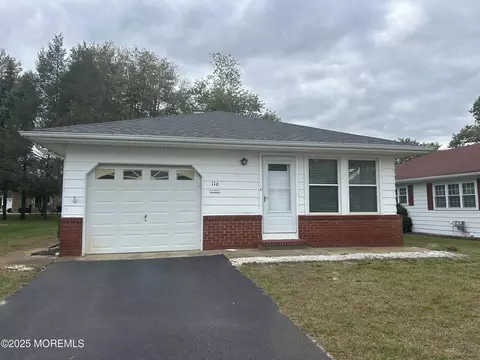 116 Guadeloupe Dr, Toms River, NJ 08757