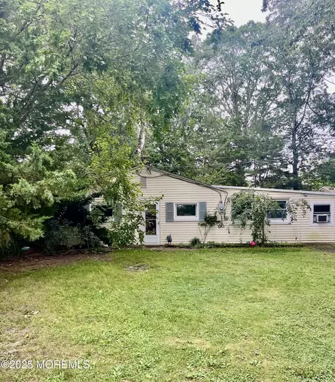 1145 Kenton Dr, Toms River, NJ 08753