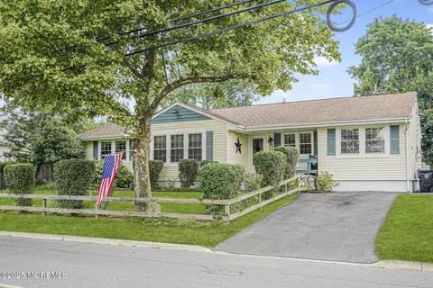 216 Main St, Middletown, NJ 07748