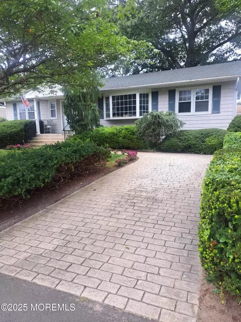 1229 Gardens Ave, Point Pleasant, NJ 08742