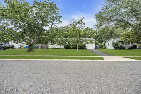 30 Drexel Dr, Jackson, NJ 08527