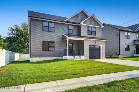 121 2nd Ave, Toms River, NJ 08757