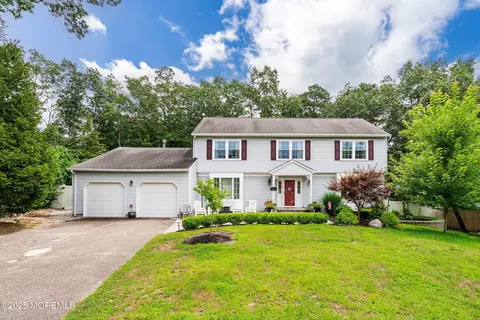 25 Bristol Ct, Toms River, NJ 08753