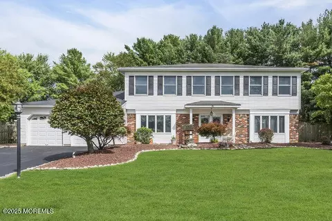 14 Old Monmouth Dr, Manalapan, NJ 07726