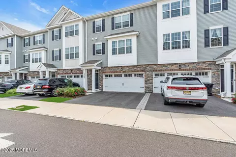 1904 Evans Ln, Middletown, NJ 07748
