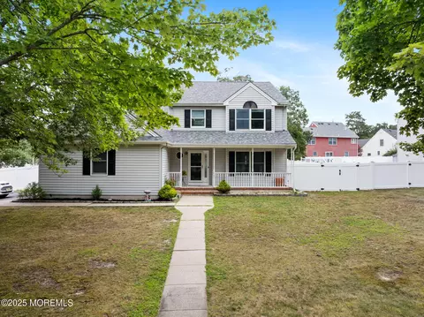 217 Lazy Oak Ln, Stafford, NJ 08050