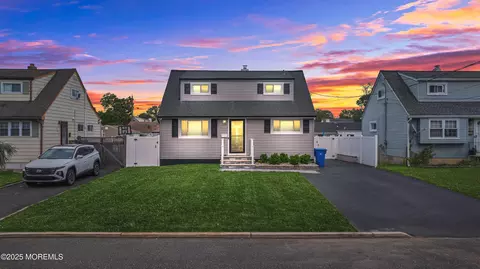 290 Sunset Ave, Old Bridge, NJ 08857