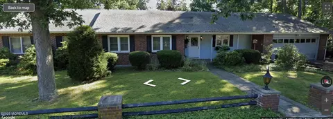 6 Lakeview Dr, Jackson, NJ 08527