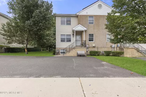 12 Taft Ave, Lakewood, NJ 08701